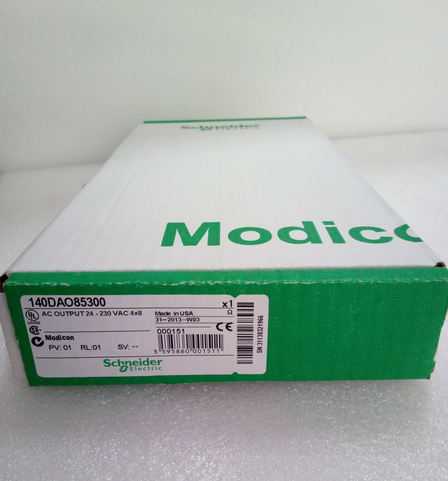 140DAO85300 Schneider discrete output module- 32 O - 20..253 V AC NEW IN BOX