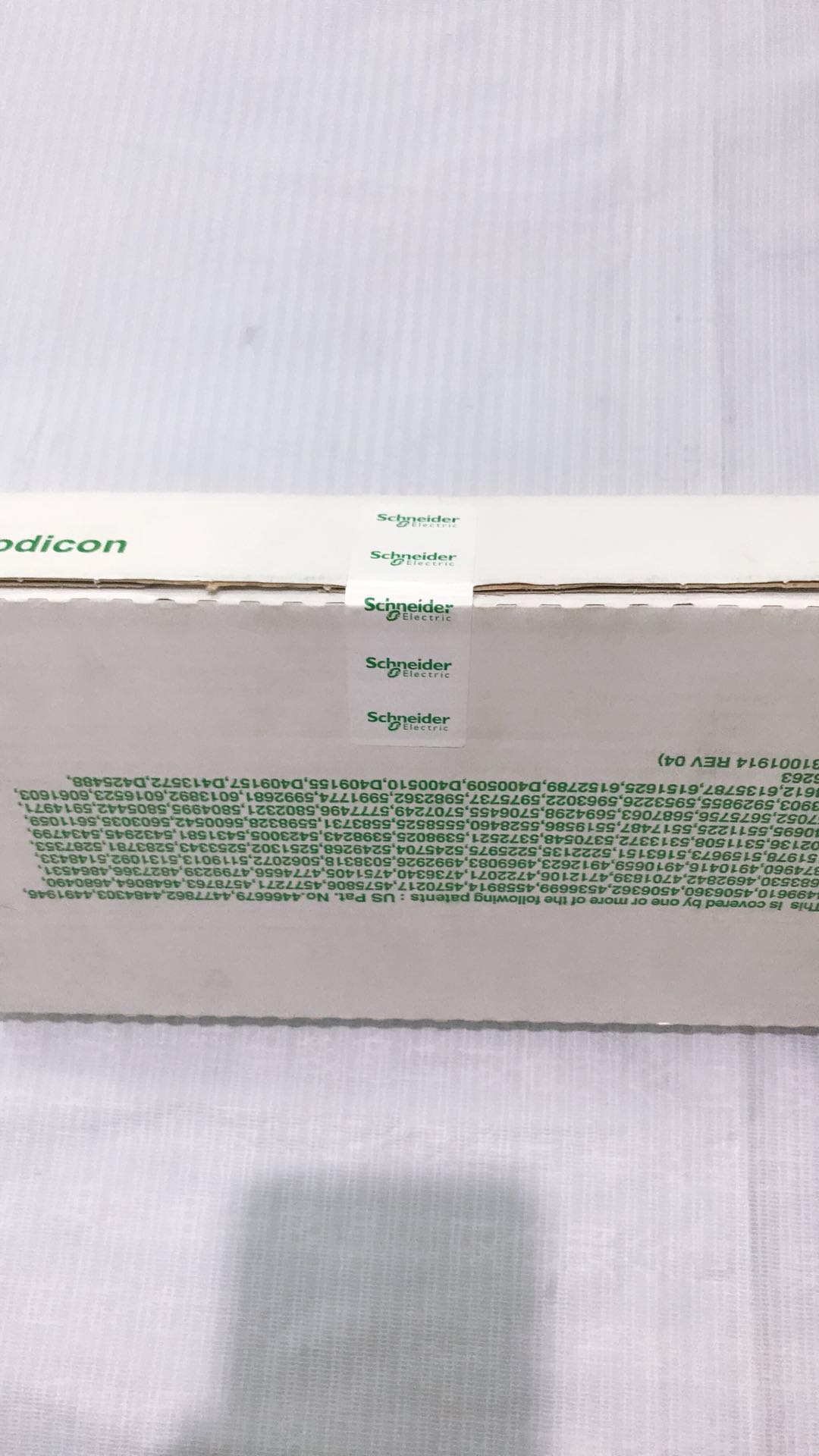 140DDI84100 Schneider discrete input module - 16 I - 10..60 V DC NEW IN BOX