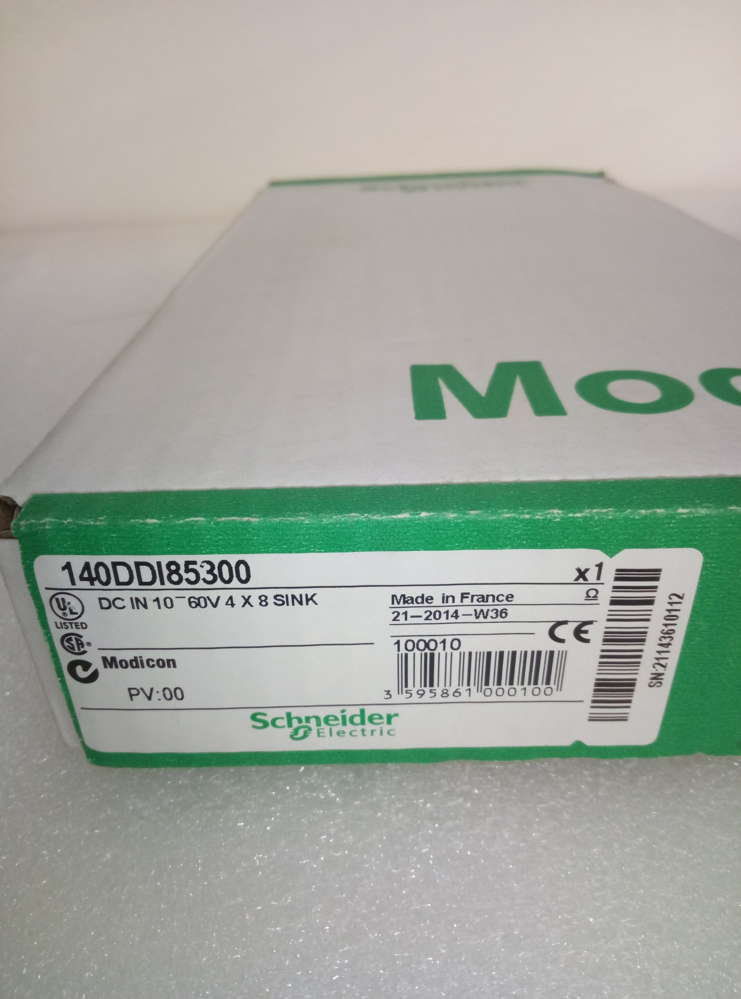 140DDI85300 Schneider discrete input module- 32 I - 10..60 V DC NEW IN BOX