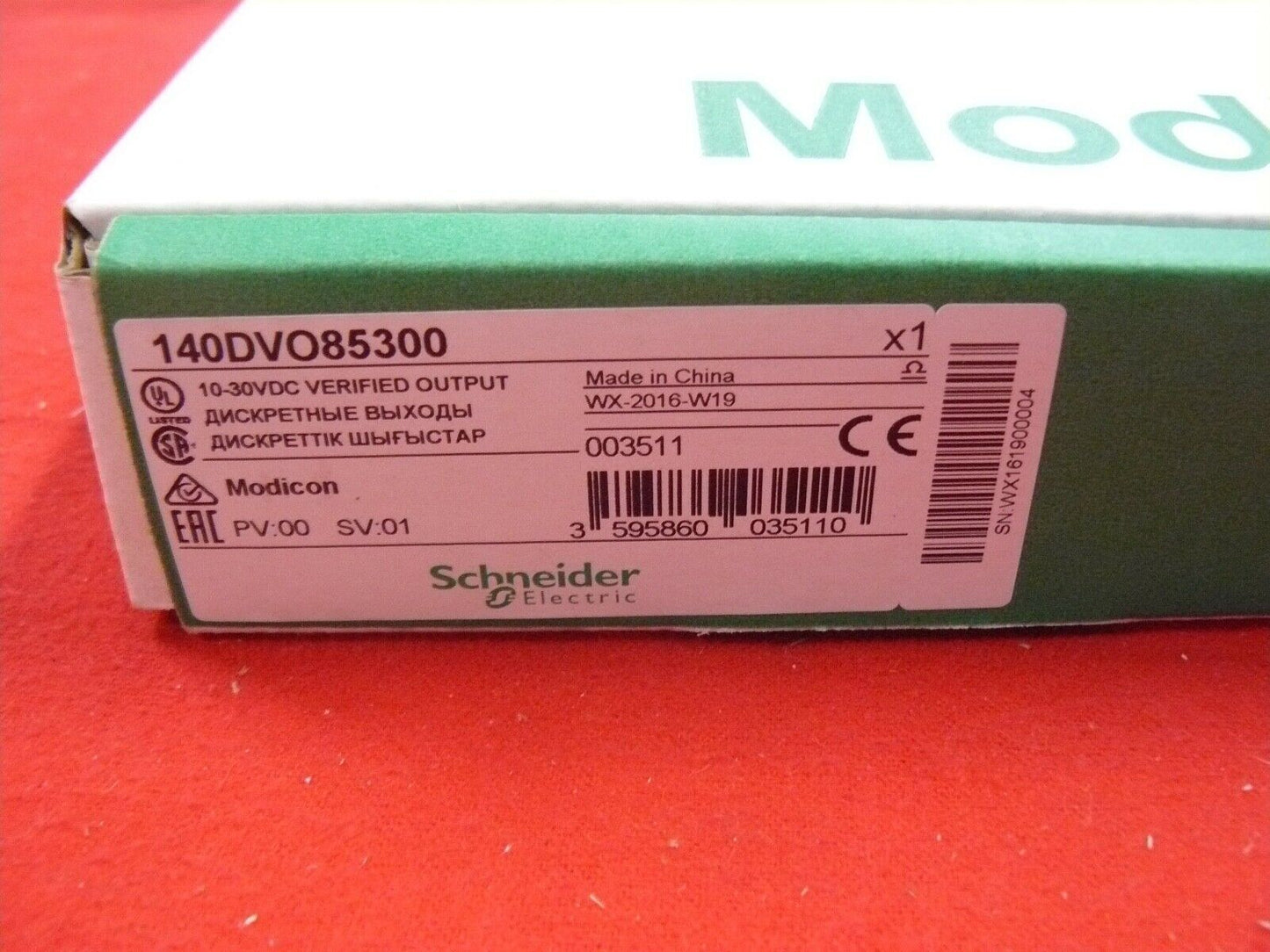 140DVO85300 Schneider discrete output module NEW IN BOX