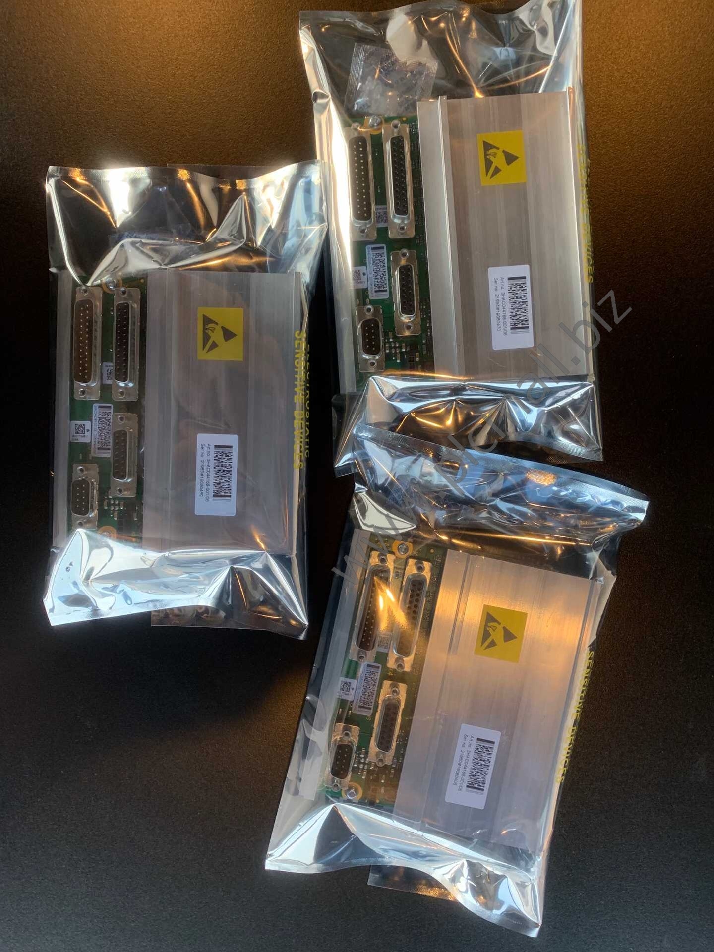 3HAC044168-001 RMU101 Serial test SMB board Brand New