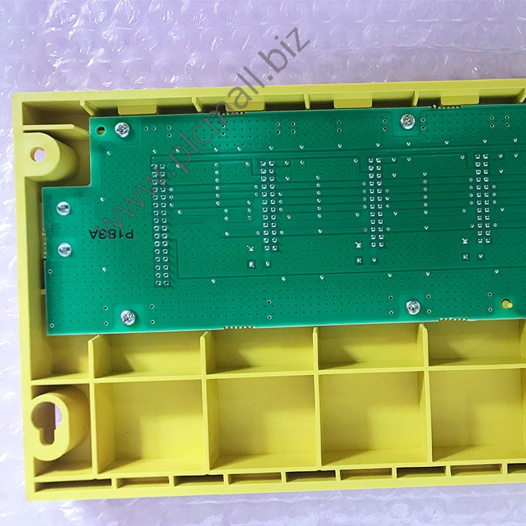 A03B-0819-C002 Fanuc I/O base module slot New in box