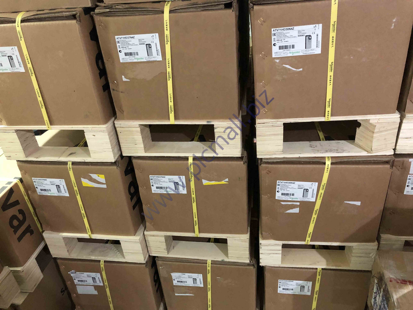 ATV71HD90N4 Schneider variable speed drive ATV71 - 90kW NEW IN BOX
