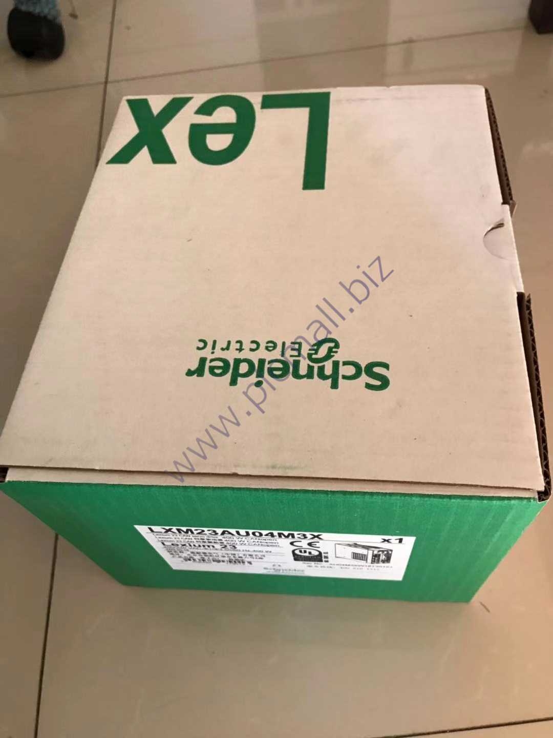LXM23AU04M3X Schneider-Servo Drive NEW IN BOX Fast transportation