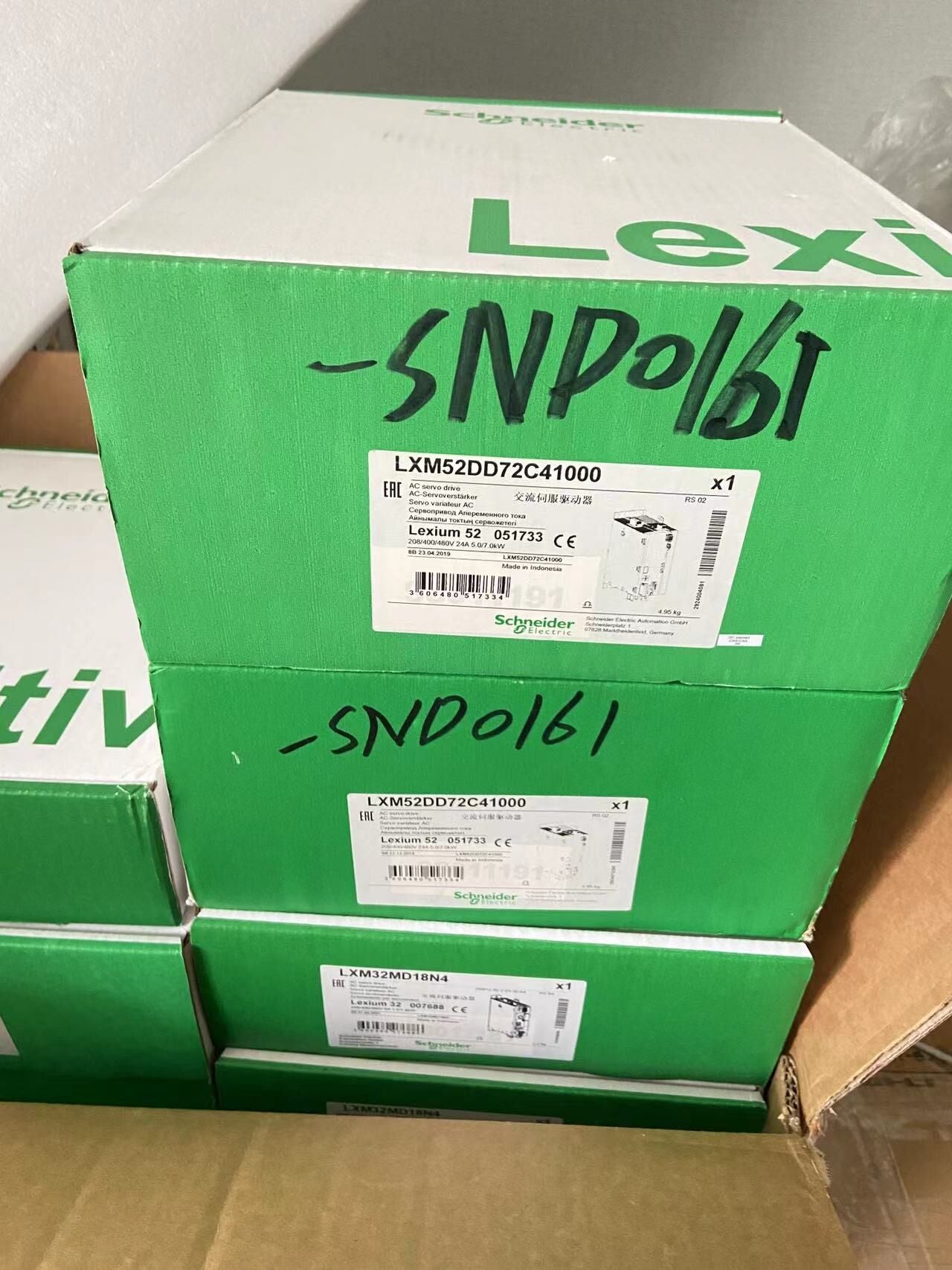 LXM52DD72C41000 Schneider server Driver Brand New In Box Fast Shipping (including DHL shipping)