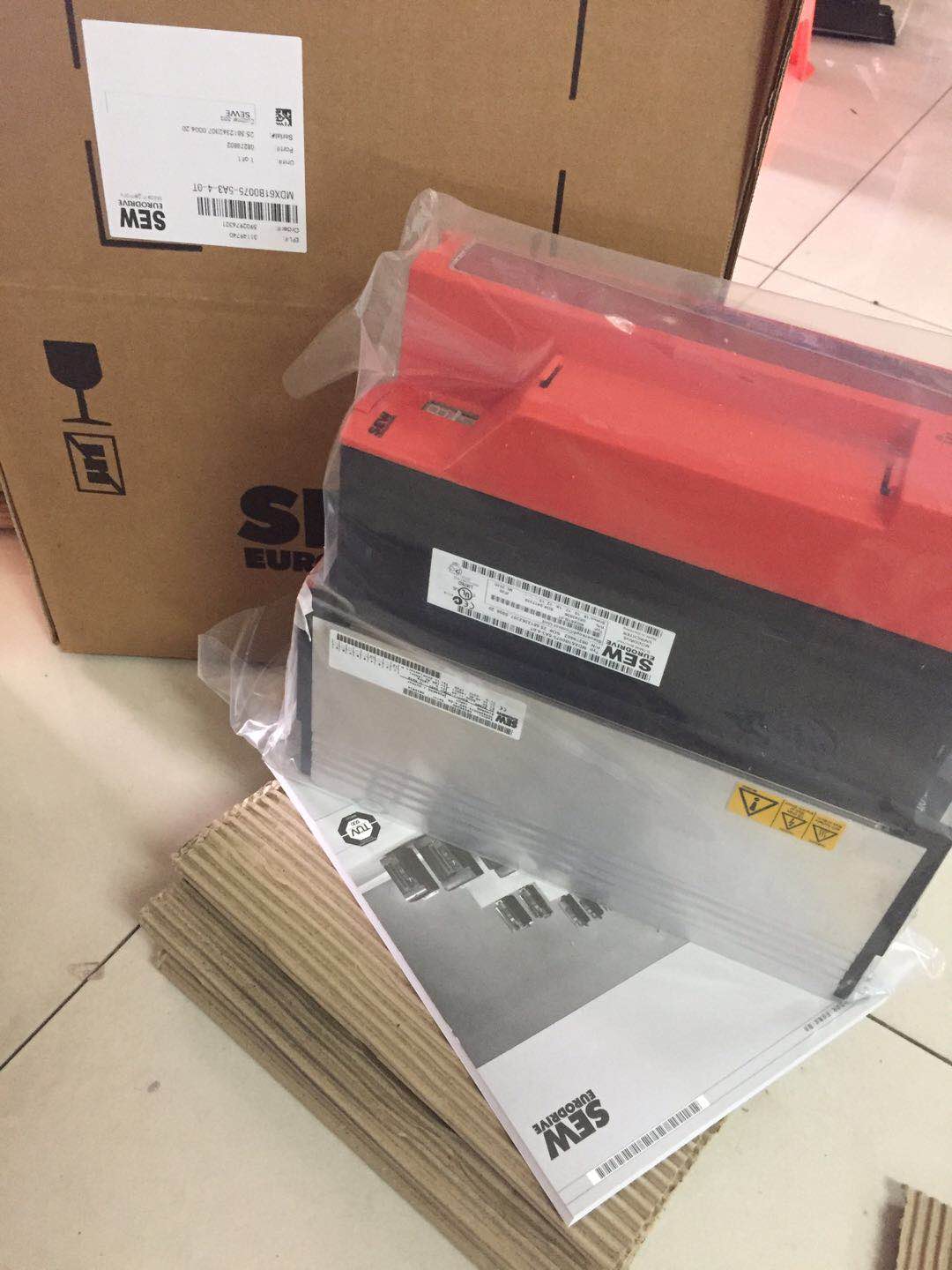 MDX61B0075-5A3-4-0T SEW Saiwei frequency converter Order 2 units, pay 50%