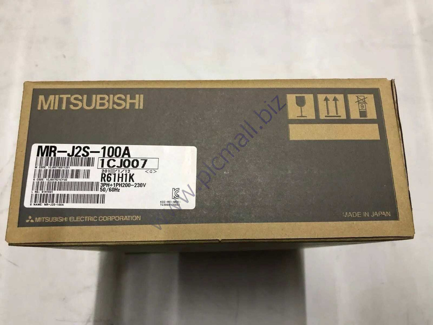 MR-J2S-100A Mitsubishi AC server Driver NEW IN BOX Fast transportation