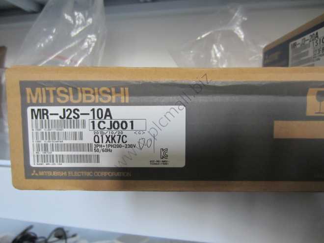 MR-J2S-10A Mitsubishi AC server Driver NEW IN BOX Fast transportation