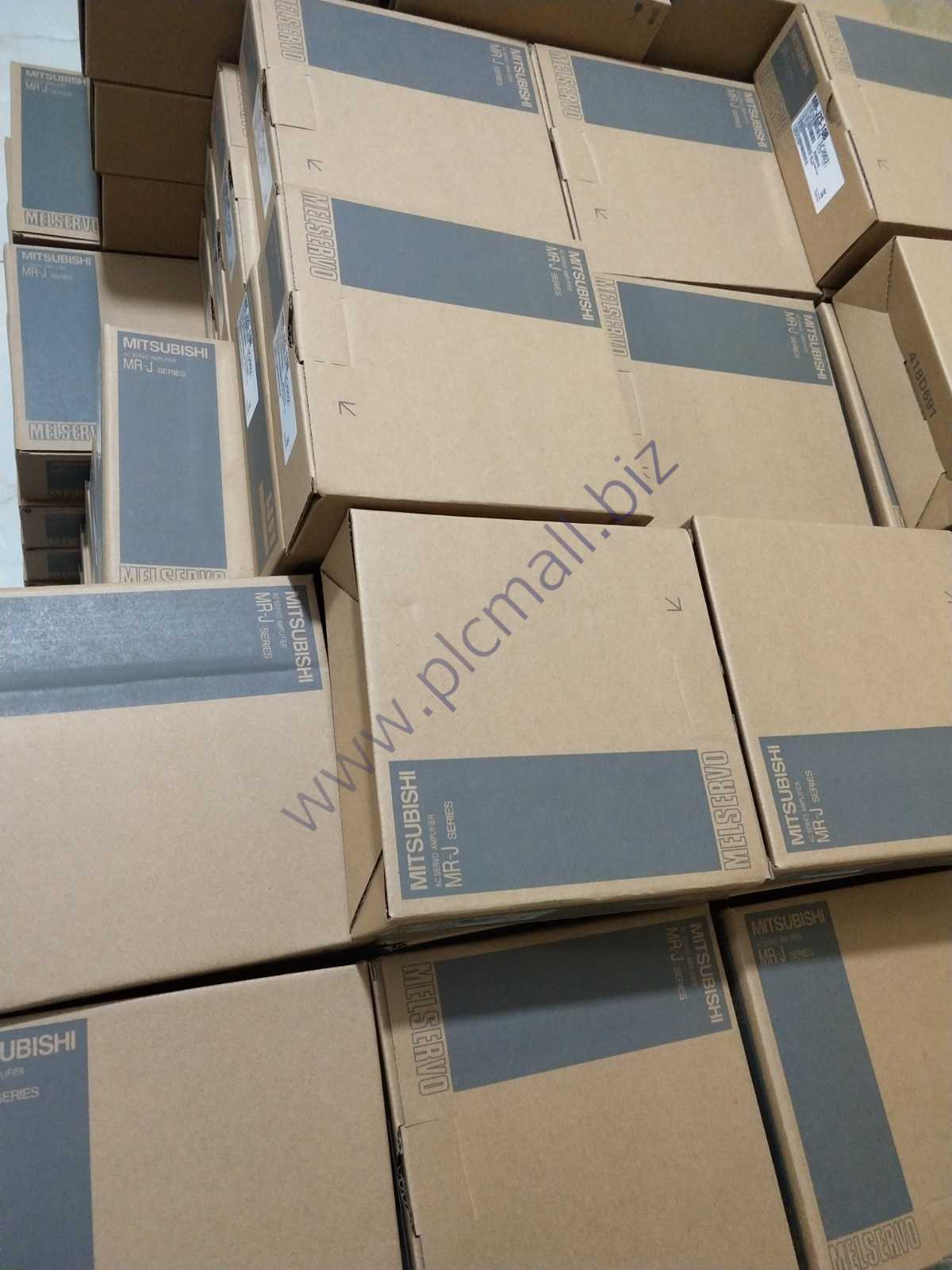 MR-J2S-10B mitsubishi server Driver NEW IN BOX
