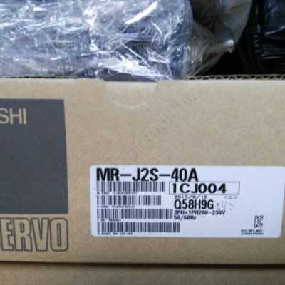 MR-J2S-40A Mitsubishi AC server Driver NEW IN BOX Fast transportation
