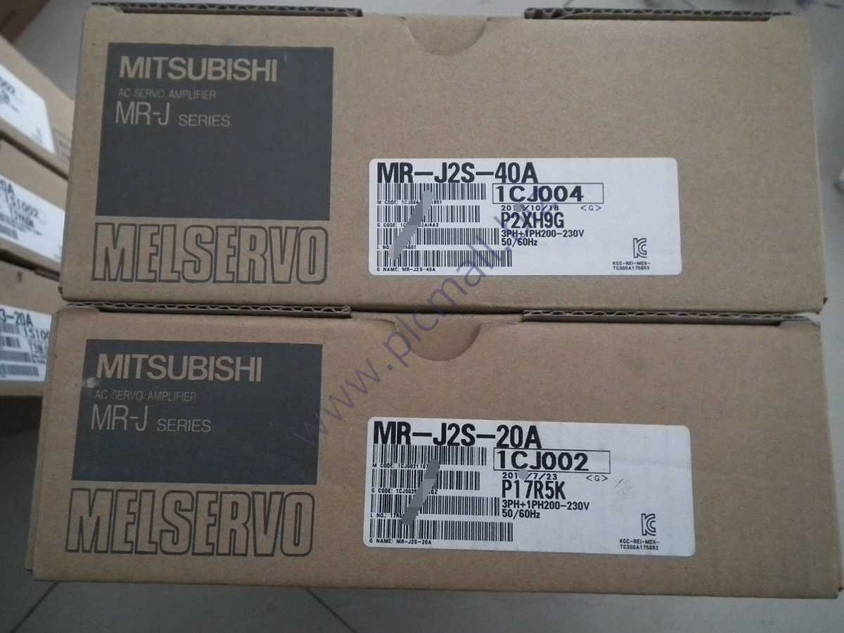 MR-J2S-40A Mitsubishi AC server Driver NEW IN BOX Fast transportation