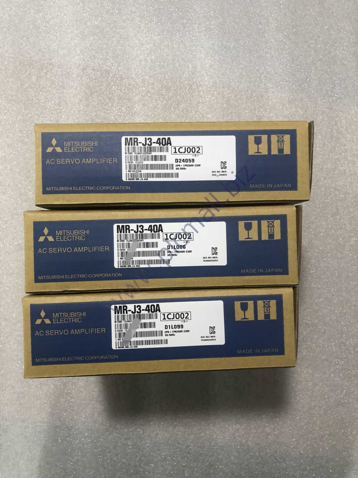 MR-J3-40A Mitsubishi AC server Driver NEW IN BOX Fast transportation