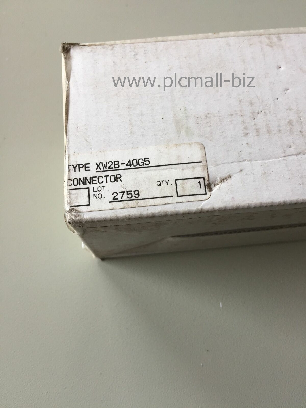 XW2B-40G5 Omron plc Connector Brand new
