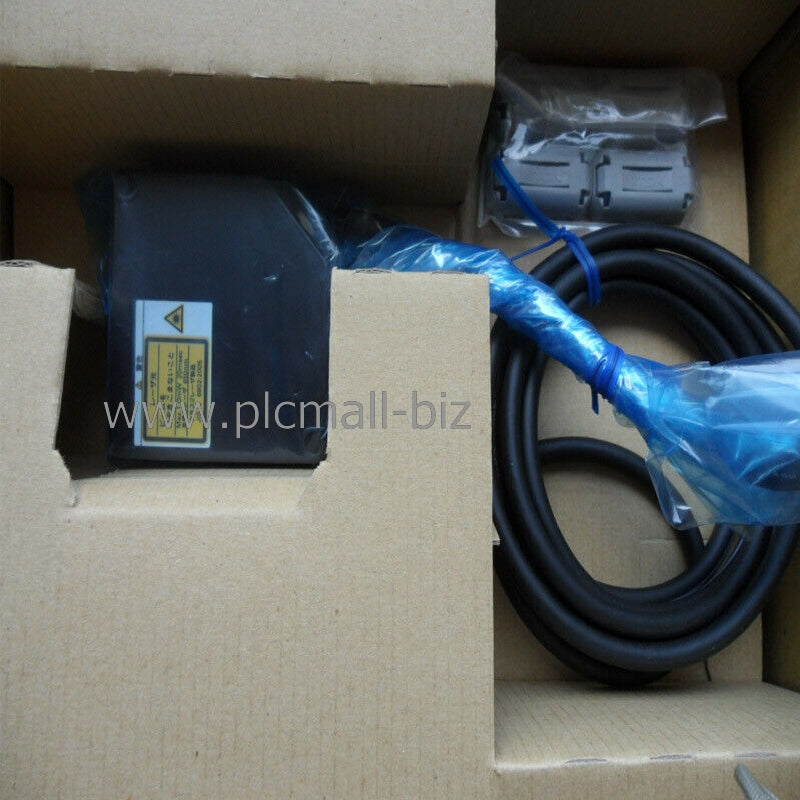 ZS-LD130 Omron laser sensor Brand New