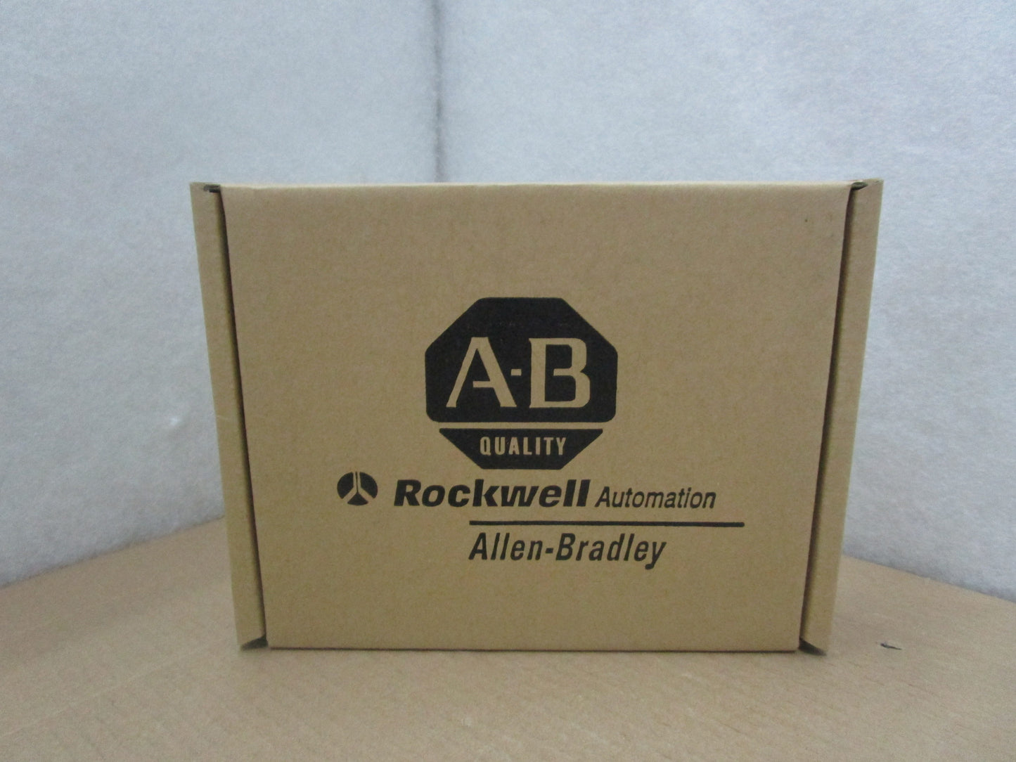 1585J-M8TBJM-2    RJ45 Ethernet Media