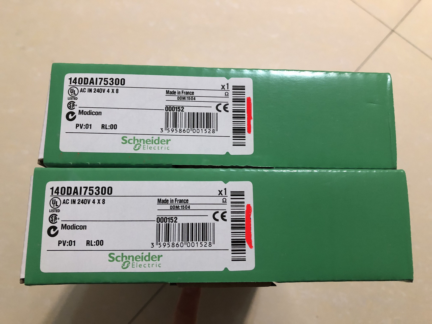 140DAI75300 Schneider discrete input module Modicon- 32 I - 230 V AC NEW IN BOX