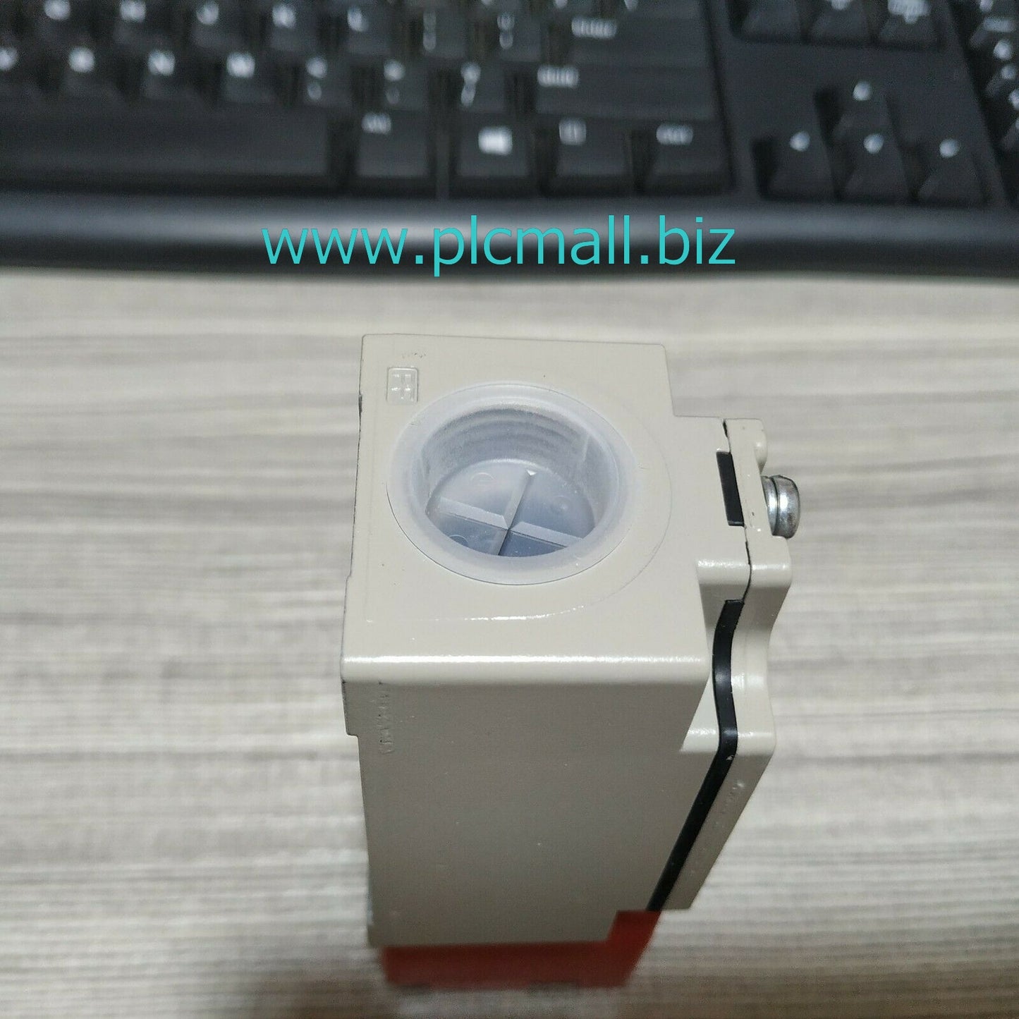 D4BS-2AFS Omron Safety door switch Brand new