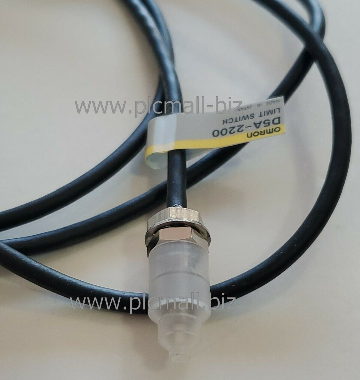 D5A-2200 Omron Proximity switch Brand new