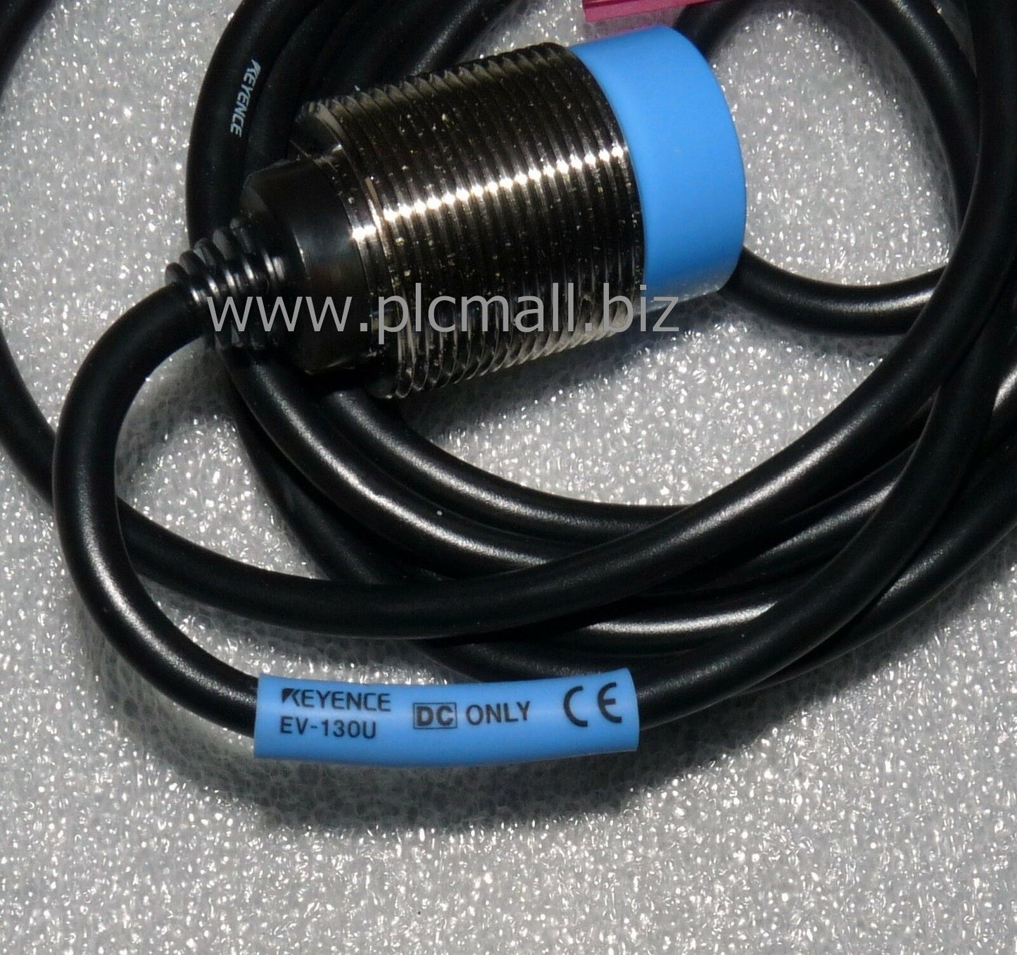 EV-130U KEYENCE Proximity switch sensor  Brand New