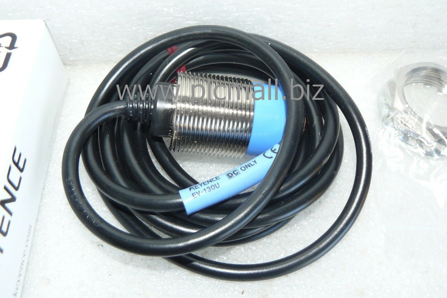 EV-130U KEYENCE Proximity switch sensor  Brand New