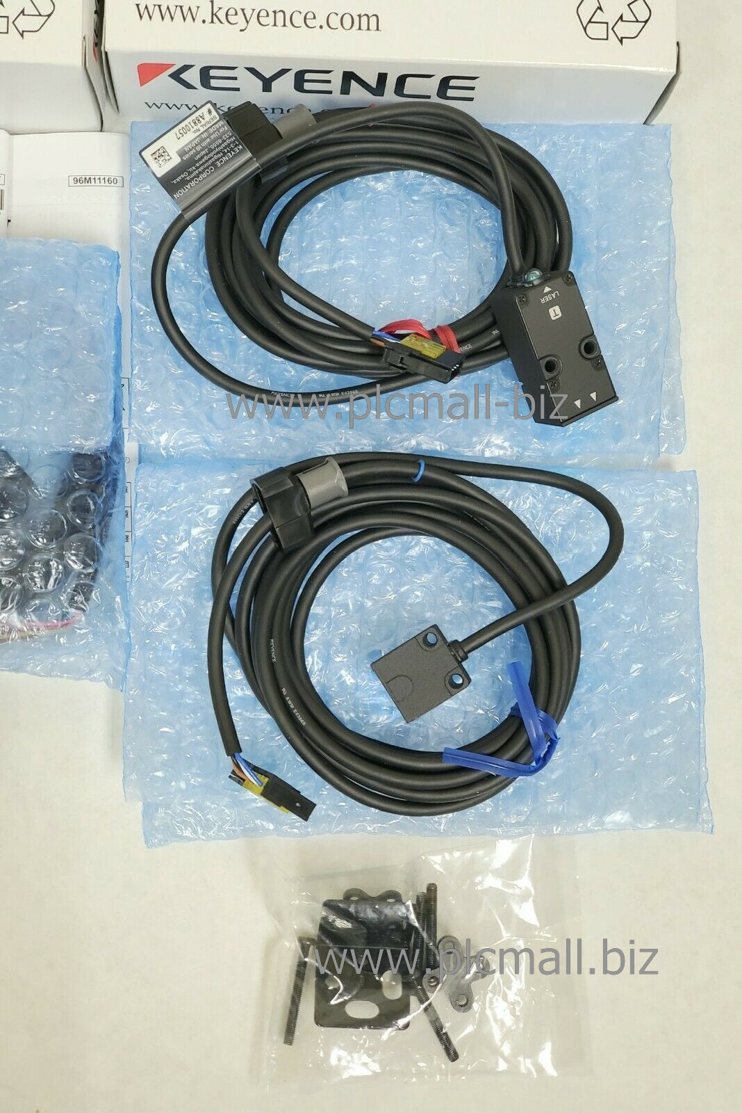 IB-05 KEYENCE Laser discrimination sensor  Brand New