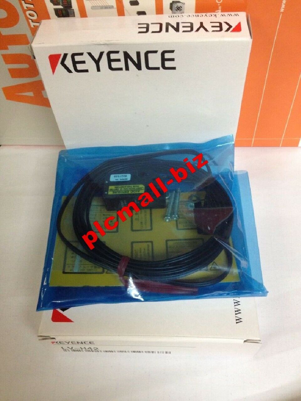 LV-H42 KEYENCE Digital laser sensor head Brand New