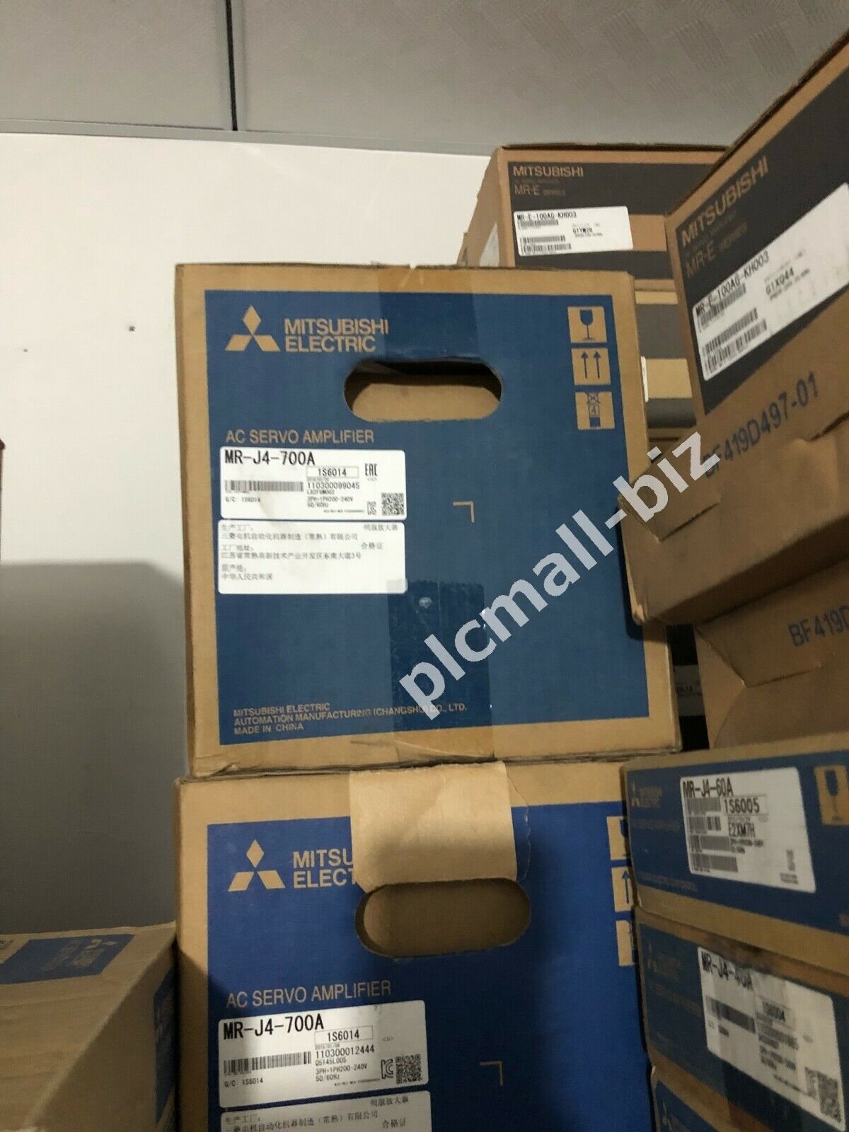 MR-J4-700A Mitsubishi server Driver Brand new