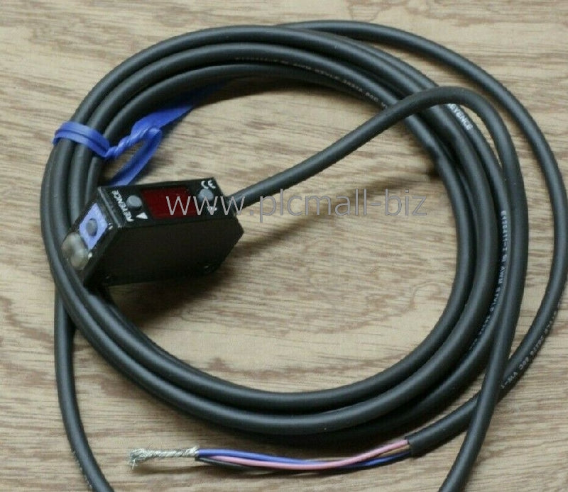 PZ-V31 KEYENCE Photoelectric switch sensor Brand new