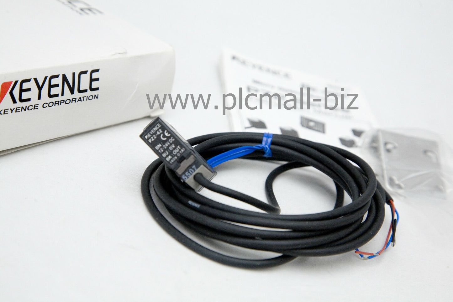 PZ2-42 KEYENCE Photoelectric switch sensor Brand new