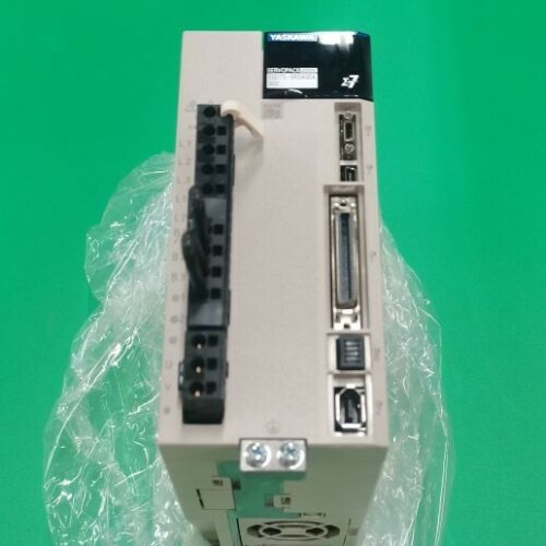 SGD7S-5R5A00A002 Yaskawa server Driver Brand new