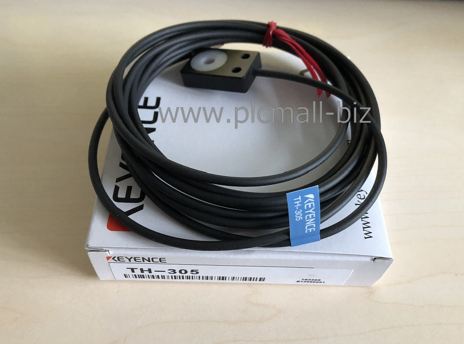 TH-305 KEYENCE Proximity sensor Brand new