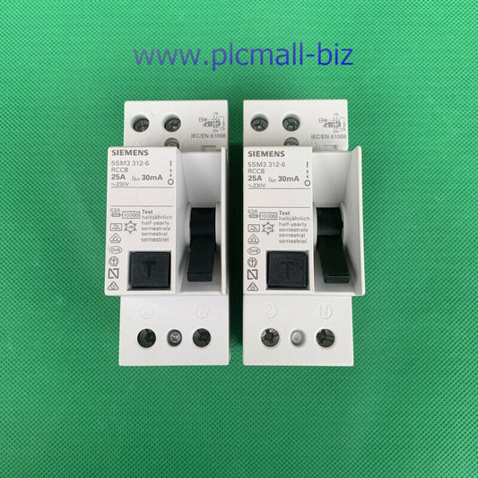 5SM3312-6 SIEMENS Switch breaker Brand new